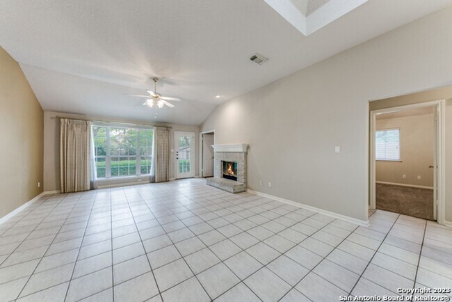 Foto del edificio - 3 Bedroom/2 Bath The Ridge At Deerfield Su...