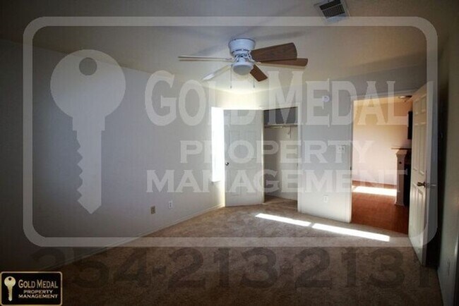 Foto del edificio - 2806 Cantabrian Dr