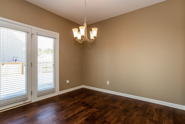 Building Photo - 107 Woodbridge Trl