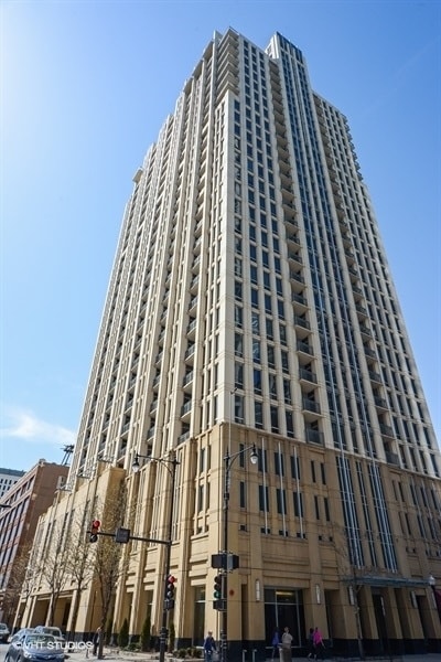 Building Photo - 1250 S Michigan Ave