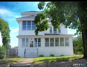 Building Photo - 120 S Quaker Ln