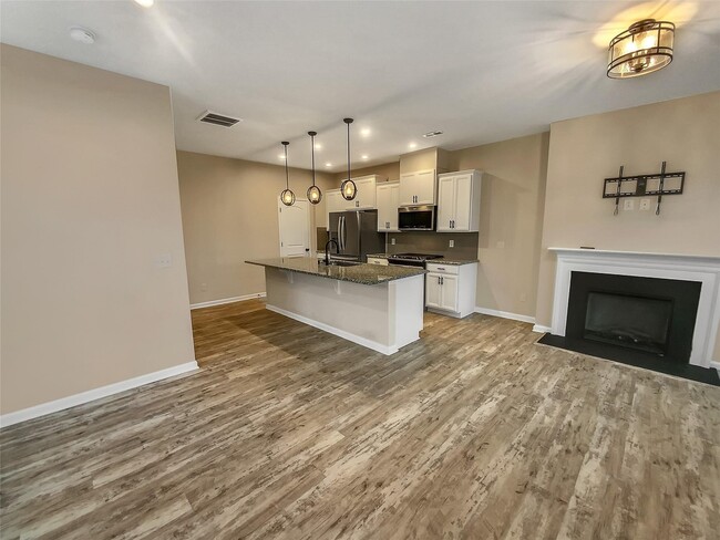 Building Photo - 11052 Chalkbark Ln