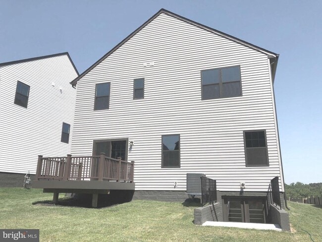 Building Photo - 1604 Rampart Dr