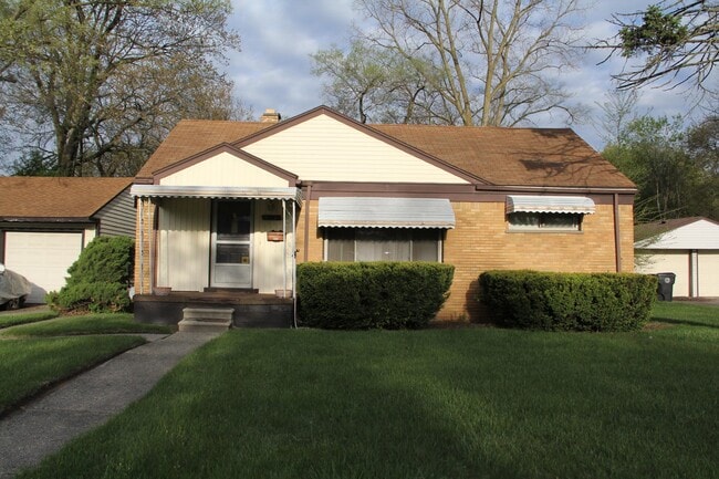 Building Photo - 21131 Ridgedale St