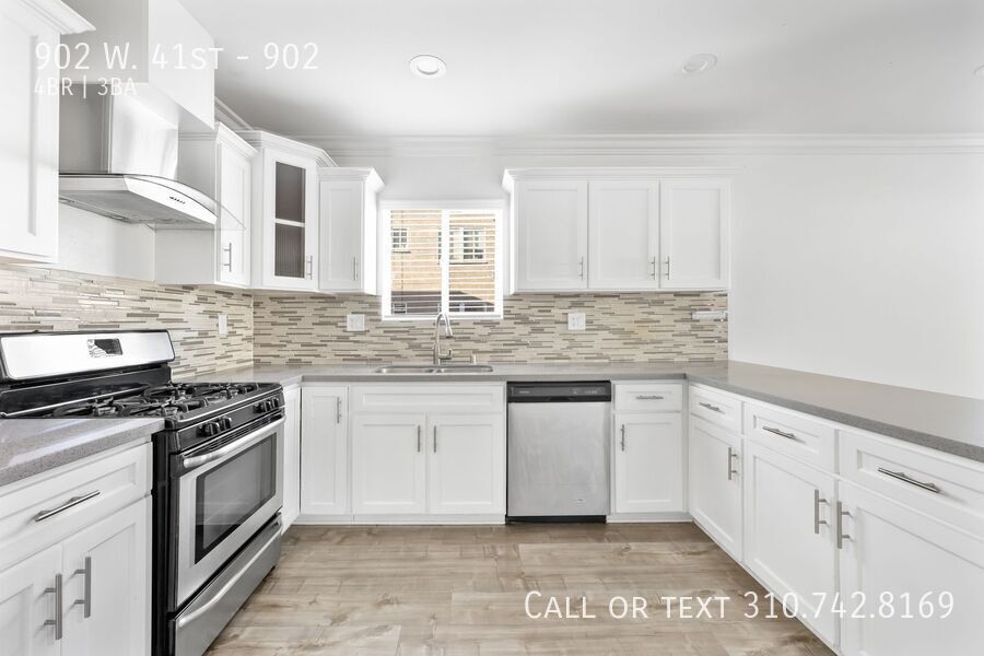 Primary Photo - Beautifull 4-bedroom townhouse
