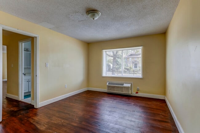 Building Photo - 3700 Pasadena St