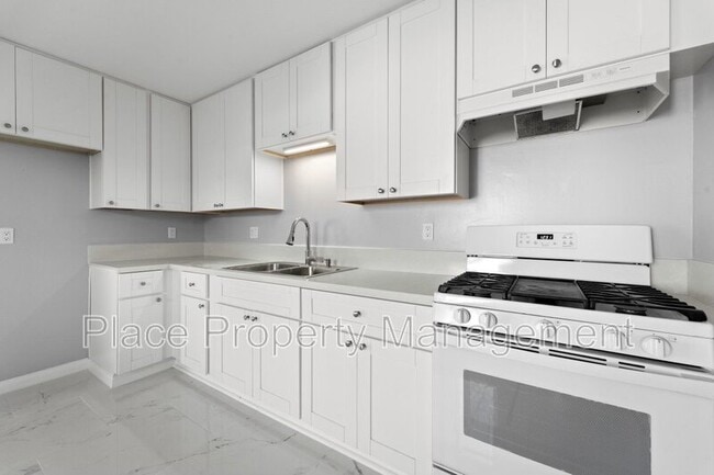 Building Photo - 145 Glenhaven Way