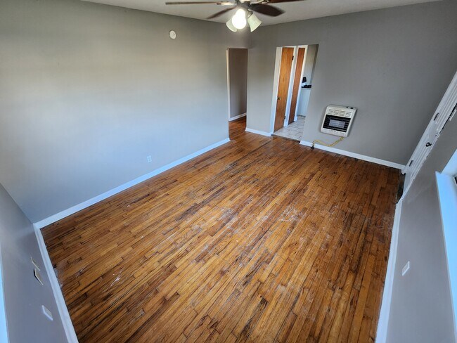 Foto del edificio - 327 E 13th St
