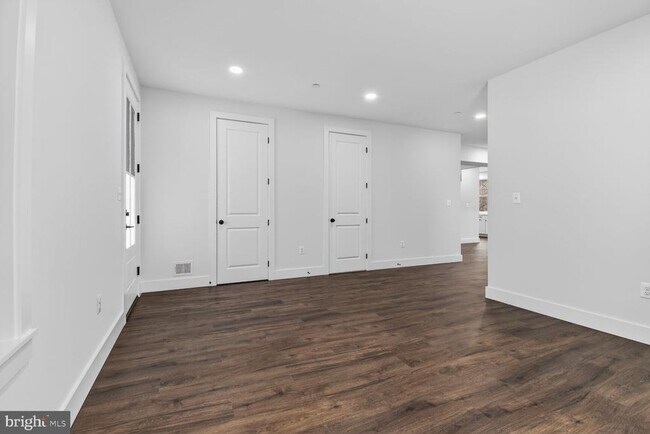 Building Photo - 13102 Ideal Dr