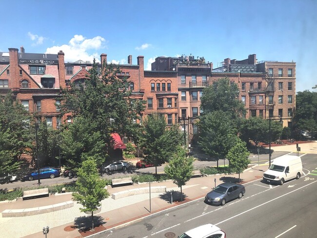 Building Photo - 475 Commonwealth Ave