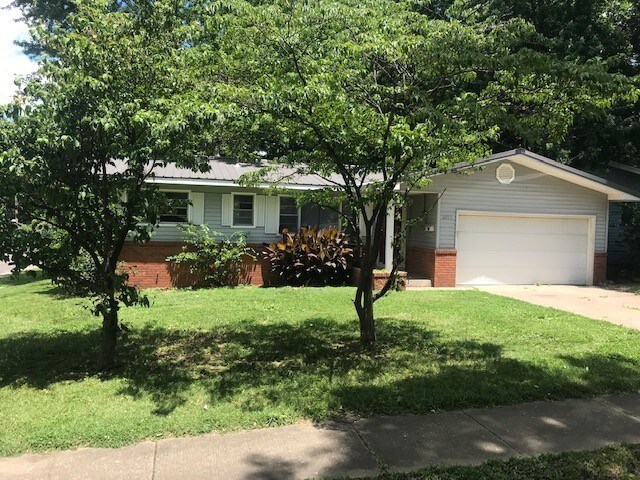 Foto principal - 2915 E Bennett St