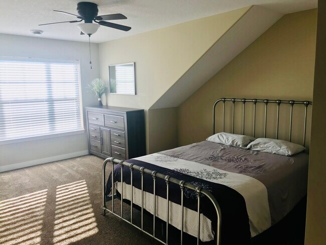 Bedroom - 1554 Raven Dr