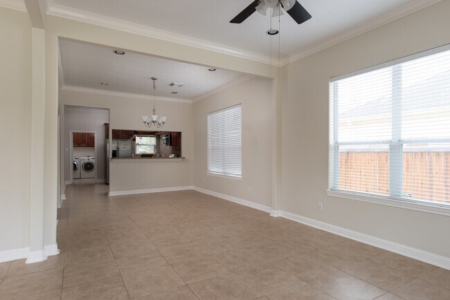 Foto del edificio - 1026 E 26th St