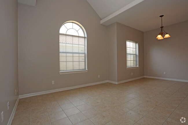 Interior Photo - Las Misiones