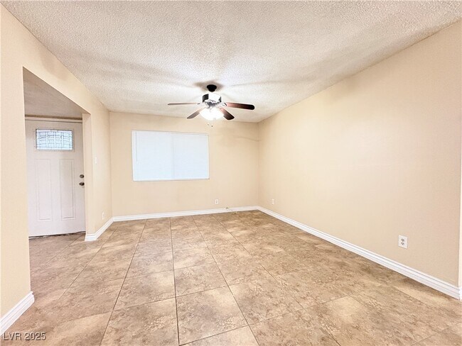 Foto del edificio - 4732 Monterrey Ave