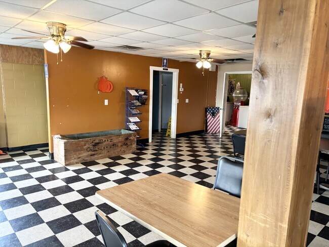 Foto del edificio - 1016 Brewer Rd