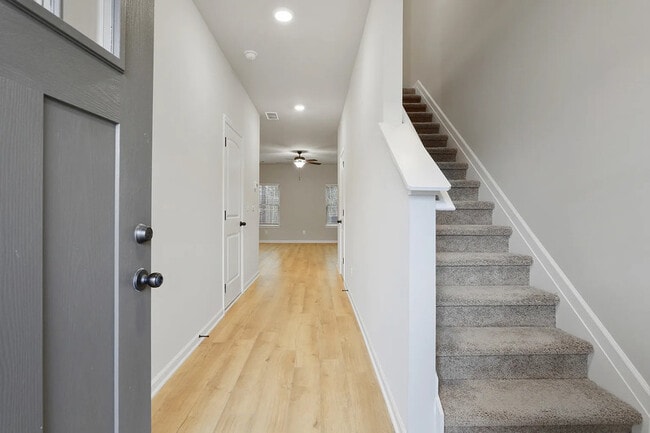 Building Photo - 305 Skipjack Ct