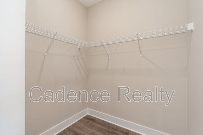 Building Photo - 1723 Perimeter Lp