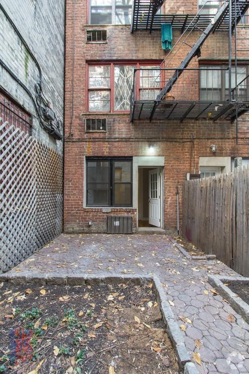 Building Photo - 145 E 26th St