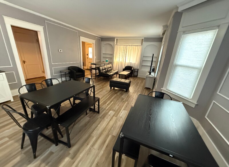 Foto principal - 909 4th St NW