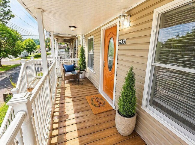 Foto del edificio - 635 Valley St