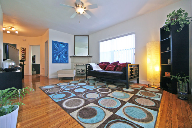 ENTER MIAMI BEACH STYLE LIVING - Gator Apartments