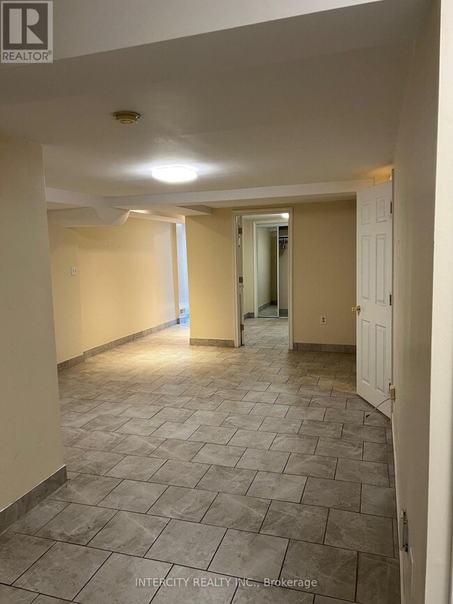 Photo du bâtiment - 4 Pennyroyal Crescent