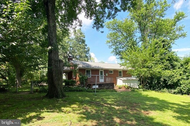 Building Photo - 2703 Dawn Dr