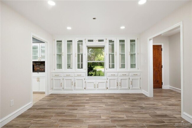 Building Photo - 17 West St