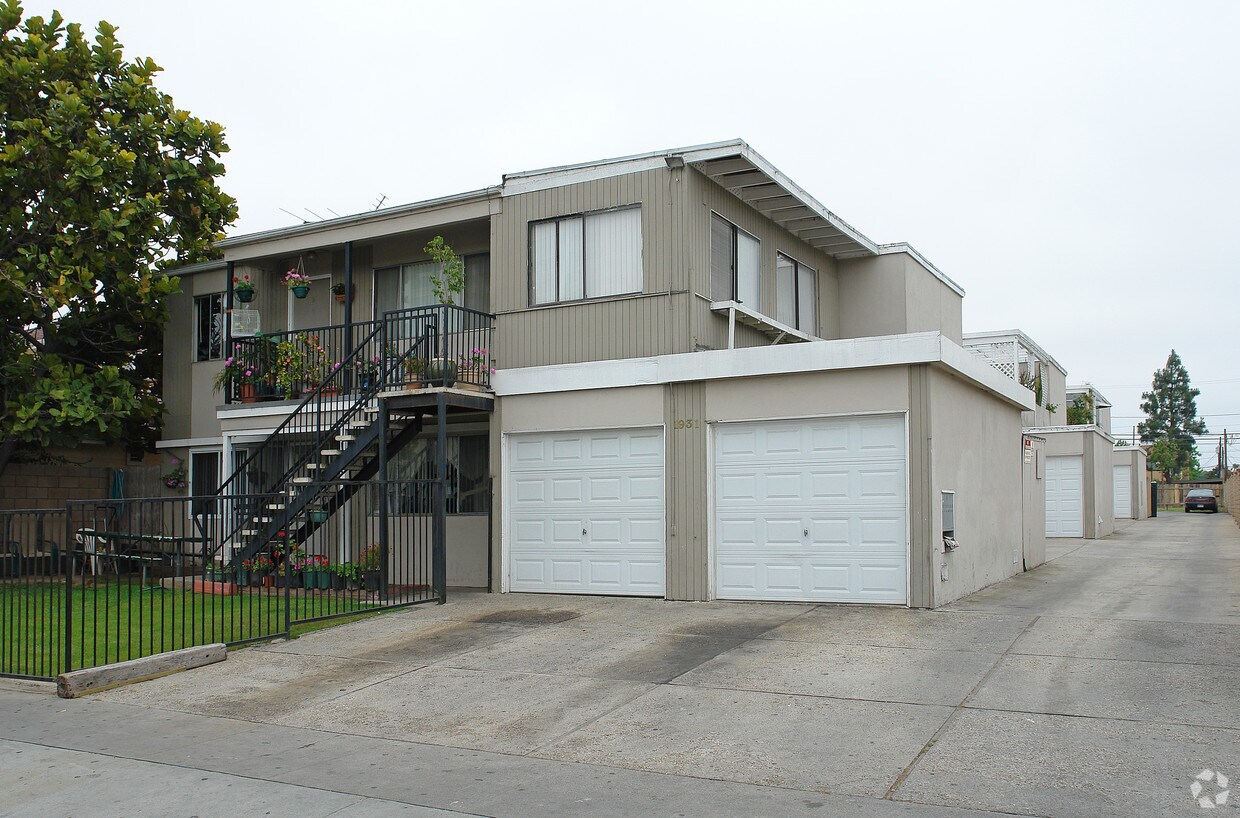 Primary Photo - 1931 Pomona Ave