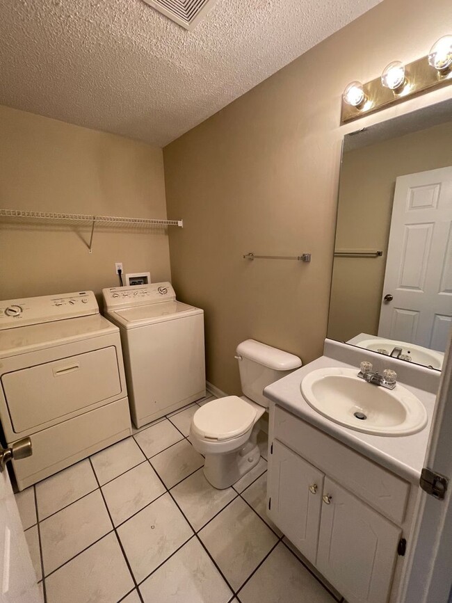 Foto del edificio - Briarwood West -