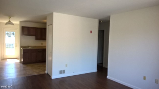 Building Photo - 9 Pepperwood Ln