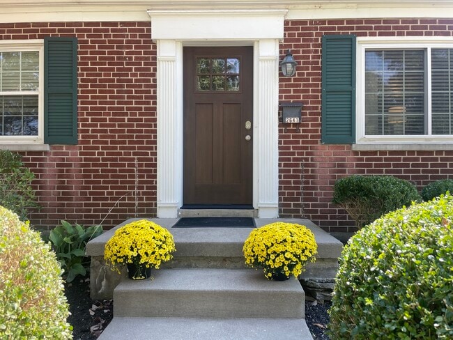 Charming Cape Cod - 2641 Vanderen Dr