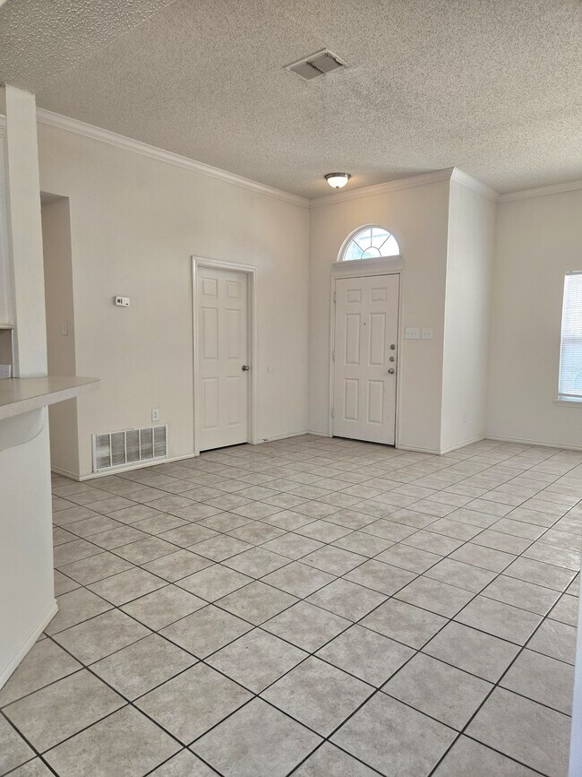 Foto del edificio - 5121 Albany Ave