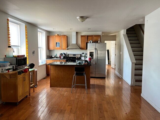 Foto del edificio - 648 N 33rd St