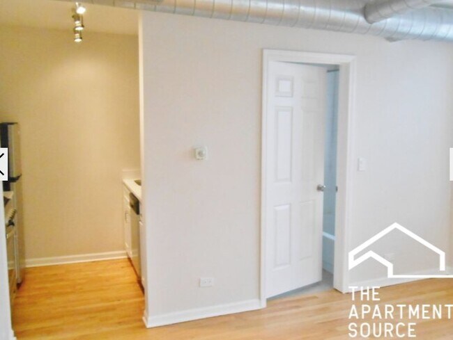 Foto del edificio - 2520 W Leland Ave