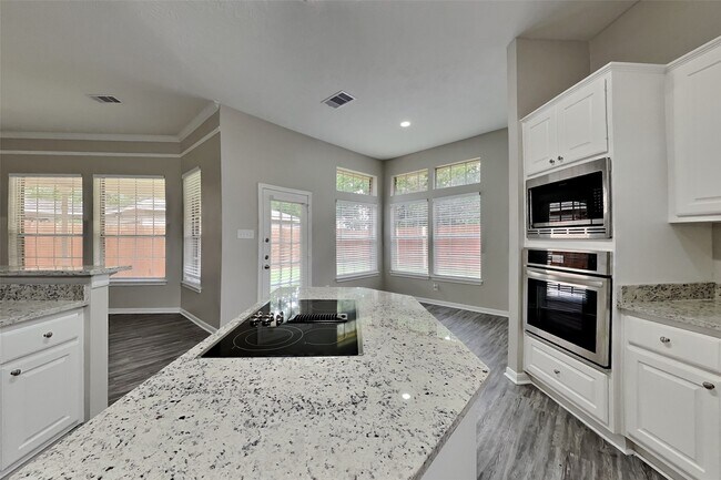 Foto del edificio - 3922 Wildwood Valley Ct