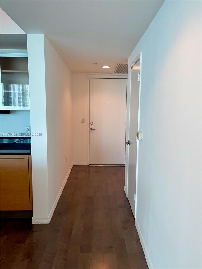 Building Photo - 951 Brickell Ave