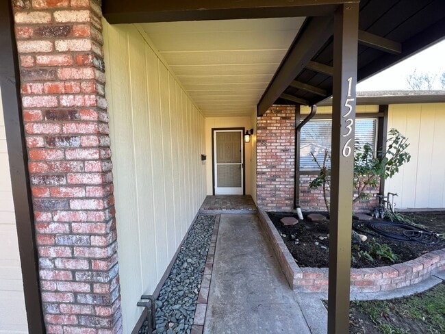 Building Photo - 1536 Sheldon Dr