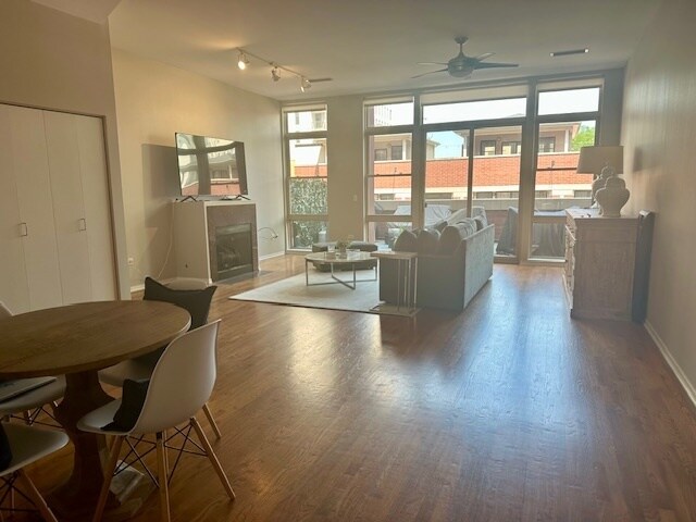 Foto del edificio - 324 N Jefferson St