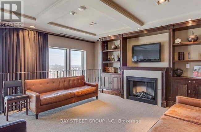 Building Photo - 388 Prince of Wales Dr