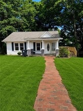 Building Photo - 920 Cardinal Dr