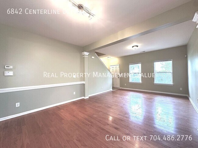 Foto del edificio - 6842 Centerline Dr