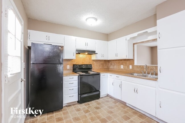 Foto del edificio - 1104 Kearney Rd