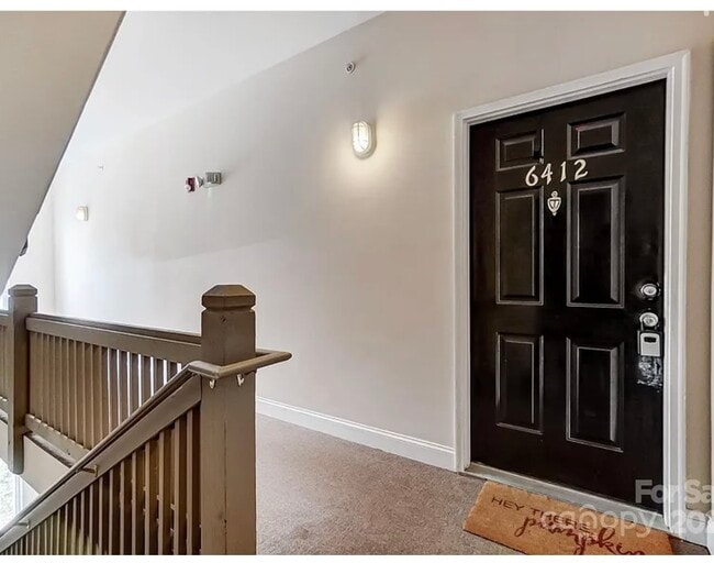 Foto del edificio - 6412 Park Pond Dr