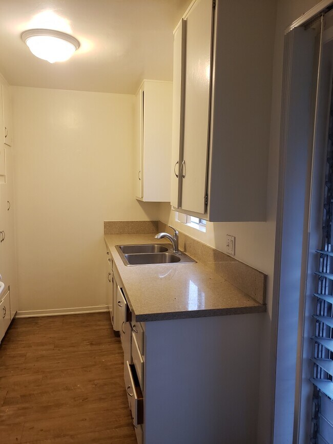 Foto del edificio - 7622 Crescent Ave