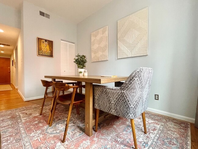 Building Photo - Beautiful Dupont 1Br w/ Historic Charm, 97 Walkscore!