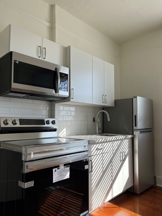 Foto del edificio - 5821 Catina St