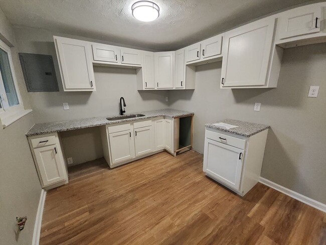 Building Photo - 4572 Korner Dr, Huber Heights, OH 45424