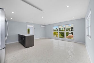 Building Photo - 3220 NE 7th Pl